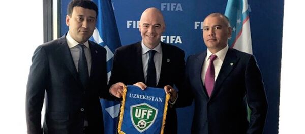 Президент Федерации футбола Узбекистана Умид Ахмаджонов встретился в Цюрихе с главой ФИФА Джанни Инфантино - Sputnik Узбекистан