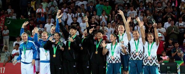 Сборная Узбекистана по баскетболу 3х3 завоевала серебро V Азиатских игр в закрытых помещениях и по боевым искусствам - Sputnik Узбекистан