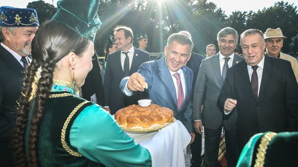 Президент Татарстана Рустам Минниханов прибыл с трехдневным визитов в Узбекистан - Sputnik Узбекистан
