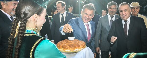 Президент Татарстана Рустам Минниханов прибыл с трехдневным визитов в Узбекистан Президент Татарстана Рустам Минниханов прибыл с трехдневным визитов в Узбекистан - Sputnik Узбекистан