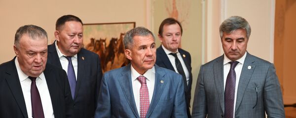 Во встрече президента Татарстана Рустама Минниханова с татарской диаспорой принял участие министр культуры Узбекистана Бахтиер Сайфуллаев и другие официальные лица - Sputnik Ўзбекистон