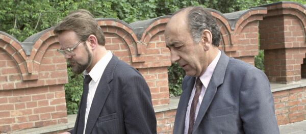 Депутаты Гдлян и Иванов - Sputnik Ўзбекистон