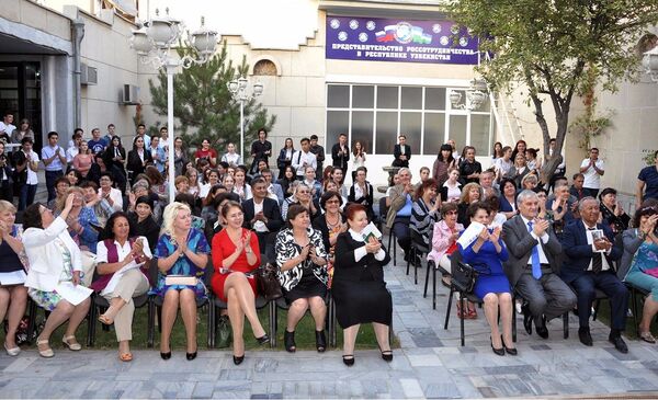 Российский центр науки и культуры в Ташкенте отпраздновал 85-летие поэта Роберта Рождественского - Sputnik Узбекистан