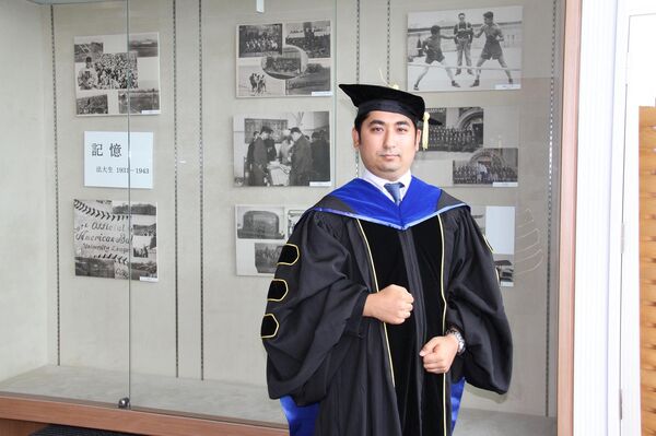 Узбекистанец Умид Махмудов в Университете Хосэй в Японии Узбекистанец Умид Махмудов в Университете Хосэй в Японии - Sputnik Узбекистан