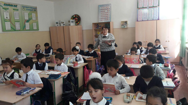 Наиля Гарабиевна Енилеева — педагог начальных классов школы №184 Ташкента Наиля Гарабиевна Енилеева — педагог начальных классов школы №184 Ташкента - Sputnik Узбекистан