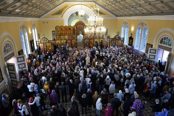 Всенощное бдение в соборе святителя Алексия Московского в Самарканде - Sputnik Узбекистан