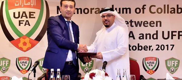 Президент ФФУ Умид Ахматджанов встретился с руководством футбольной ассоциации ОАЭ - Sputnik Узбекистан