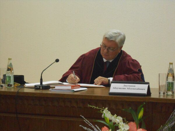 Ректор МГИМО Анатолий Торкунов во время встречи в УМЭД - Sputnik Узбекистан