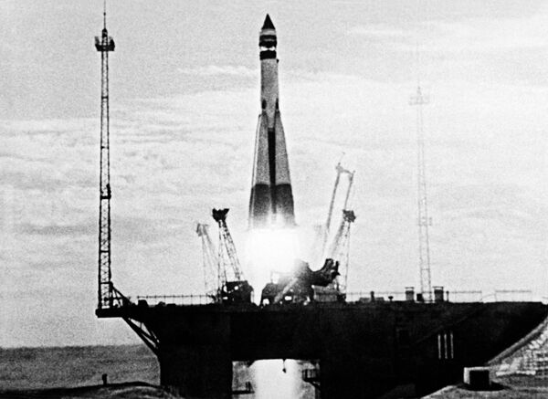 Запуск первого советского искусственного спутника Земли - Sputnik Узбекистан