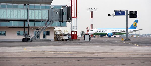 Самолет Узбекских авиалиний Airbus A-320  Самолет Узбекских авиалиний Airbus A-320  - Sputnik Ўзбекистон