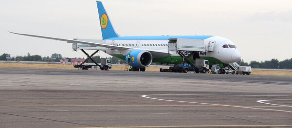 Самолет Узбекских авиалиний Dreamliner (Boeing 787) Самолет Узбекских авиалиний Dreamliner (Boeing 787) - Sputnik Ўзбекистон