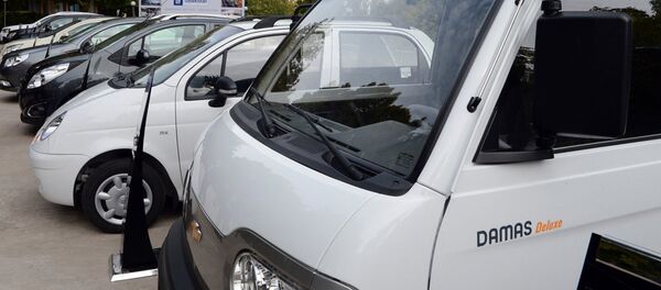 Автомобили на выставке промышленной продукции Узбекистана Автомобили на выставке промышленной продукции Узбекистана - Sputnik Узбекистан