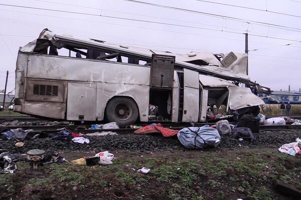 Автобус и поезд столкнулись на ж/д переезде во Владимирской области - Sputnik Узбекистан