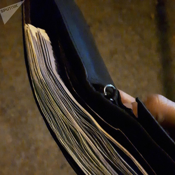 Кошелек с узбекскими сумами - Sputnik Узбекистан