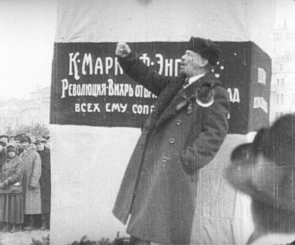 Темный гений: Сванидзе о роли Ленина в истории России Темный гений: Сванидзе о роли Ленина в истории России - Sputnik Узбекистан