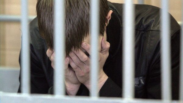 Заключенный на скамье подсудимых - Sputnik Ўзбекистон