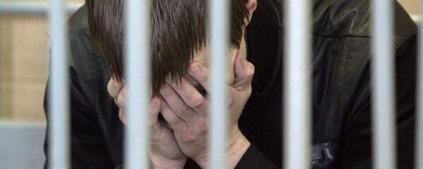 Заключенный на скамье подсудимых - Sputnik Узбекистан