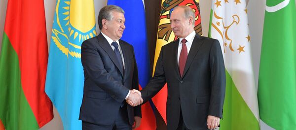 Президент РФ В. Путин принимает участие в заседании Совета глав государств СНГ - Sputnik Узбекистан