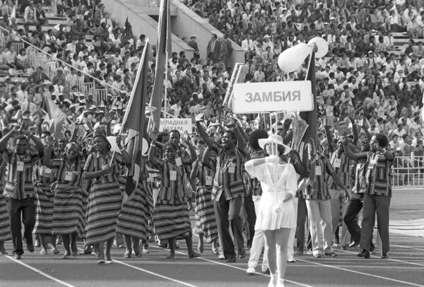 Делегация Замбии на открытии фестиваля на Центральном стадионе имени В.И. Ленина - Sputnik Узбекистан
