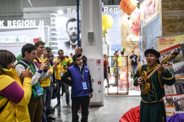 В преддверии открытия XIX Всемирного фестиваля молодежи и студенчества - Sputnik Узбекистан