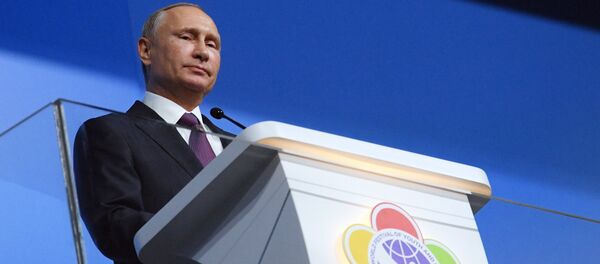 Президент РФ В. Путин принял участие в открытии Всемирного фестиваля молодёжи и студентов в Сочи Президент РФ В. Путин принял участие в открытии Всемирного фестиваля молодёжи и студентов в Сочи - Sputnik Узбекистан