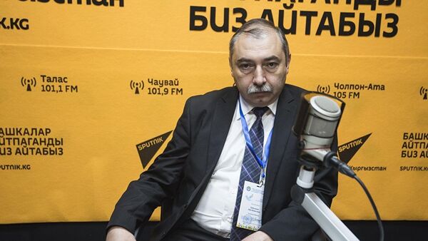 Член постоянной комиссии Национального собрания Республики Армения по здравоохранению и социальным вопросам Айк Бабуханян - Sputnik Узбекистан
