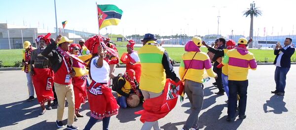 Танцующий Сочи: африканская делегация зажгла на Фестивале молодежи - Sputnik Узбекистан