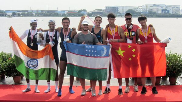 Юношеская сборная Узбекистана по академической гребле в Сингапуре Юношеская сборная Узбекистана по академической гребле в Сингапуре - Sputnik Узбекистан