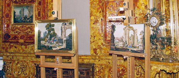 Восстановленная часть Янтарной комнаты в Екатерининском дворце - Sputnik Узбекистан