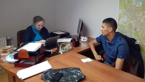 Работа центра по оказанию правовой помощи мигрантам - Sputnik Узбекистан
