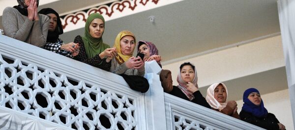 Верующие в мечети Верующие в мечети - Sputnik Ўзбекистон