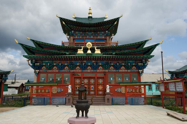 Дворец Пандито Хамбо ламы XII Даши Доржо Итигэлова в Иволгинском дацане - Sputnik Узбекистан