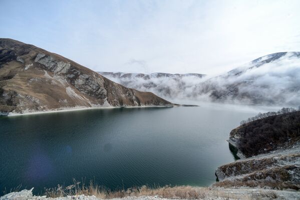 Высокогорное озеро Кезеной-Ам в Веденском районе Чеченской Республики - Sputnik Узбекистан