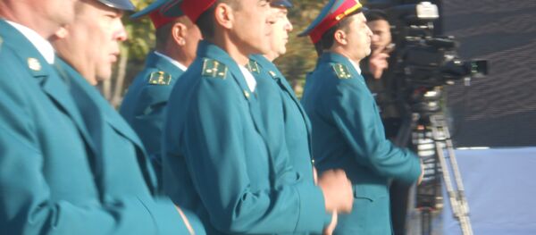 Инспекторам профилактики вручены ключи от квартир и машин Инспекторам профилактики вручены ключи от квартир и машин - Sputnik Ўзбекистон
