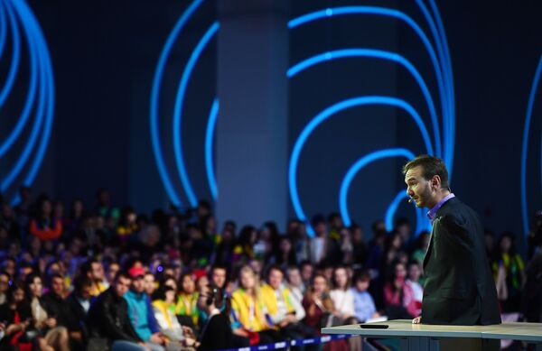 Мотивационный тренер, меценат и автор книг Ник Вуйчич участвует в дискуссионной программе XIX Всемирного фестиваля молодежи и студентов в Сочи - Sputnik Узбекистан