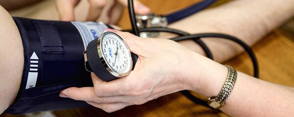 Измерение артериального давления Измерение артериального давления - Sputnik Ўзбекистон