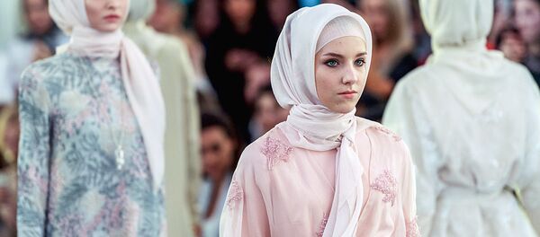 Показ коллекции модного дома Firdaws Показ коллекции модного дома Firdaws - Sputnik Узбекистан