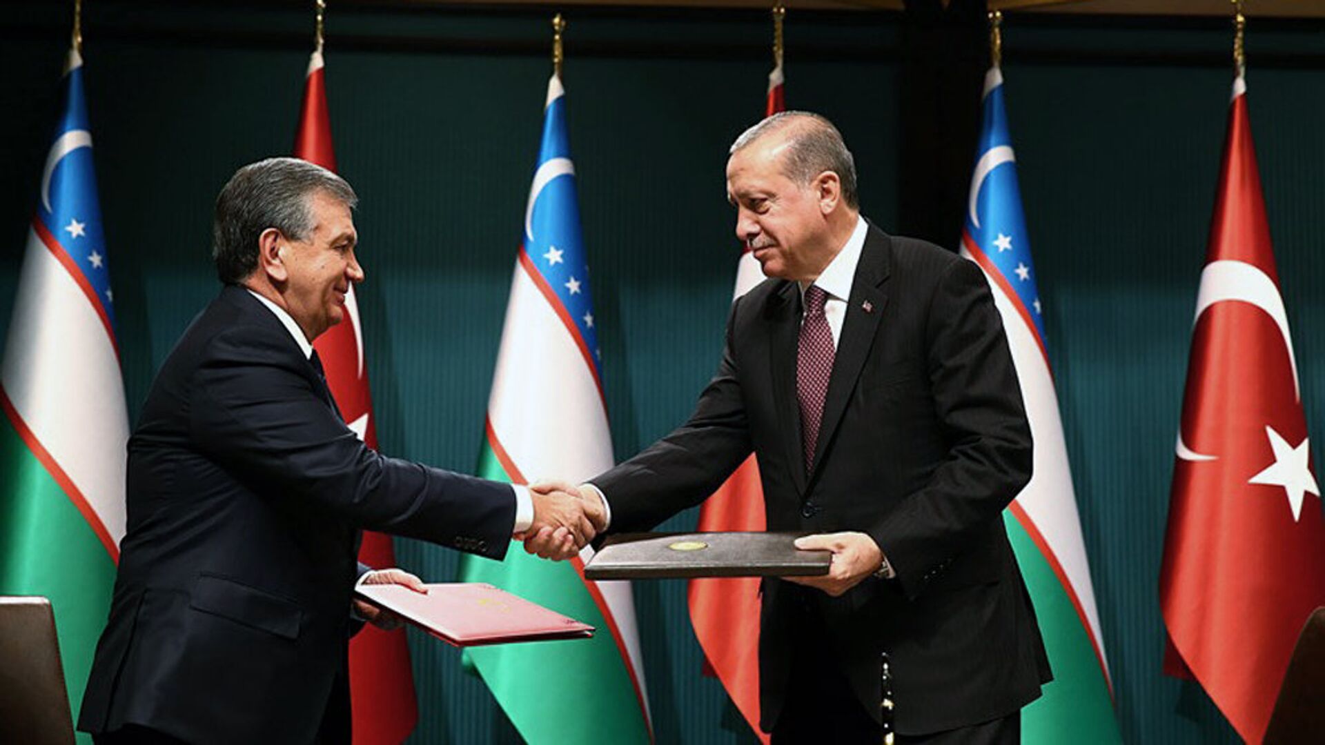 Prezident Uzbekistana Shavkat Mirziyoyev i prezident Tursii Redjep Tayip Erdogan v Ankare - Sputnik O‘zbekiston, 1920, 28.03.2022