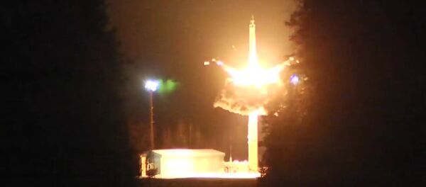 Пуски баллистических ракет на учениях Минобороны Пуски баллистических ракет на учениях Минобороны - Sputnik Узбекистан