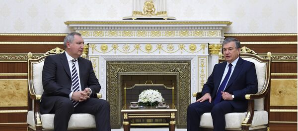 Шавкат Мирзиёев 27 октября принял Дмитрия Рогозина Шавкат Мирзиёев 27 октября принял Дмитрия Рогозина - Sputnik Ўзбекистон