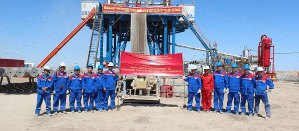 Поисково-разведочная скважина компании Kossor Operating Company в Устюртском нефтегазовом регионе Поисково-разведочная скважина компании Kossor Operating Company в Устюртском нефтегазовом регионе - Sputnik Узбекистан