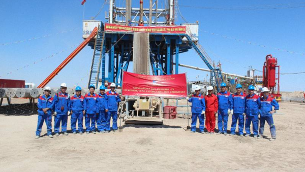 Поисково-разведочная скважина компании Kossor Operating Company в Устюртском нефтегазовом регионе - Sputnik Узбекистан