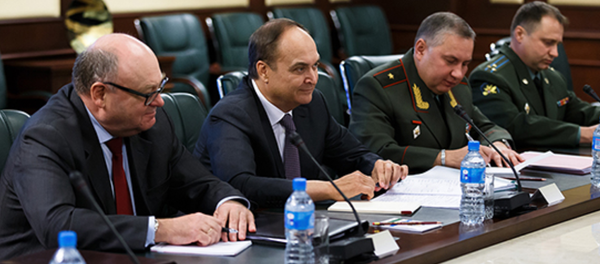 Заместитель министра обороны РФ Анатолий Антонов Заместитель министра обороны РФ Анатолий Антонов - Sputnik Узбекистан