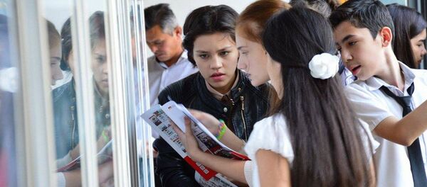 Ўзбекистонлик мактаб ўқувчилари Ўзбекистонлик мактаб ўқувчилари - Sputnik Ўзбекистон