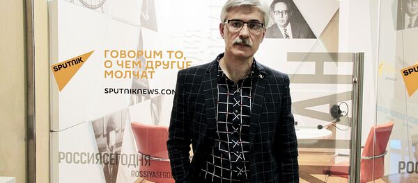 Писатель Федор Раззаков Писатель Федор Раззаков - Sputnik Ўзбекистон