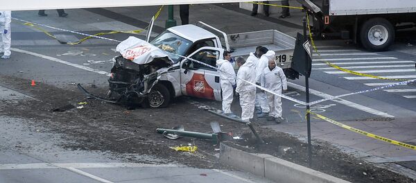 Грузовик, которым управлял Сейфулло Саипов - Sputnik Ўзбекистон