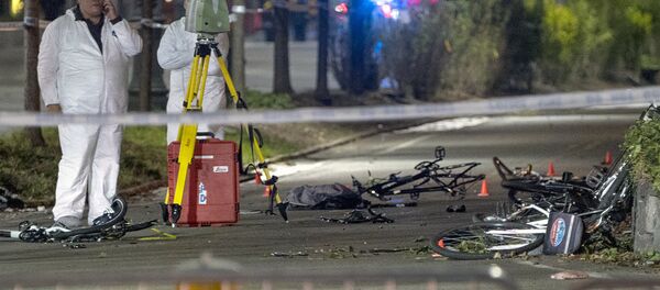 Велосипеды на месте наезда грузовика Велосипеды на месте наезда грузовика - Sputnik Ўзбекистон