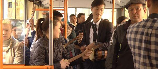 Дети просят Атамбаева и Назарбаева помириться — флешмоб в Бишкеке Дети просят Атамбаева и Назарбаева помириться — флешмоб в Бишкеке - Sputnik Узбекистан