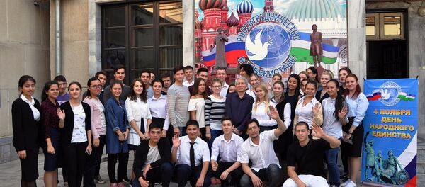 Российском центре науки и культуры в Ташкенте состоялся круглый стол, посвященный празднованию Дня народного единства, который отмечается в Российской Федерации 4 ноября Российском центре науки и культуры в Ташкенте состоялся круглый стол, посвященный празднованию Дня народного единства, который отмечается в Российской Федерации 4 ноября - Sputnik Узбекистан