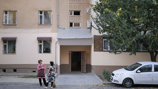 Подъезд дома в Ташкенте, где проживал в период с 1996 по 2006 год совершивший теракт в Нью-Йорке Сайфулло Саипов - Sputnik Узбекистан